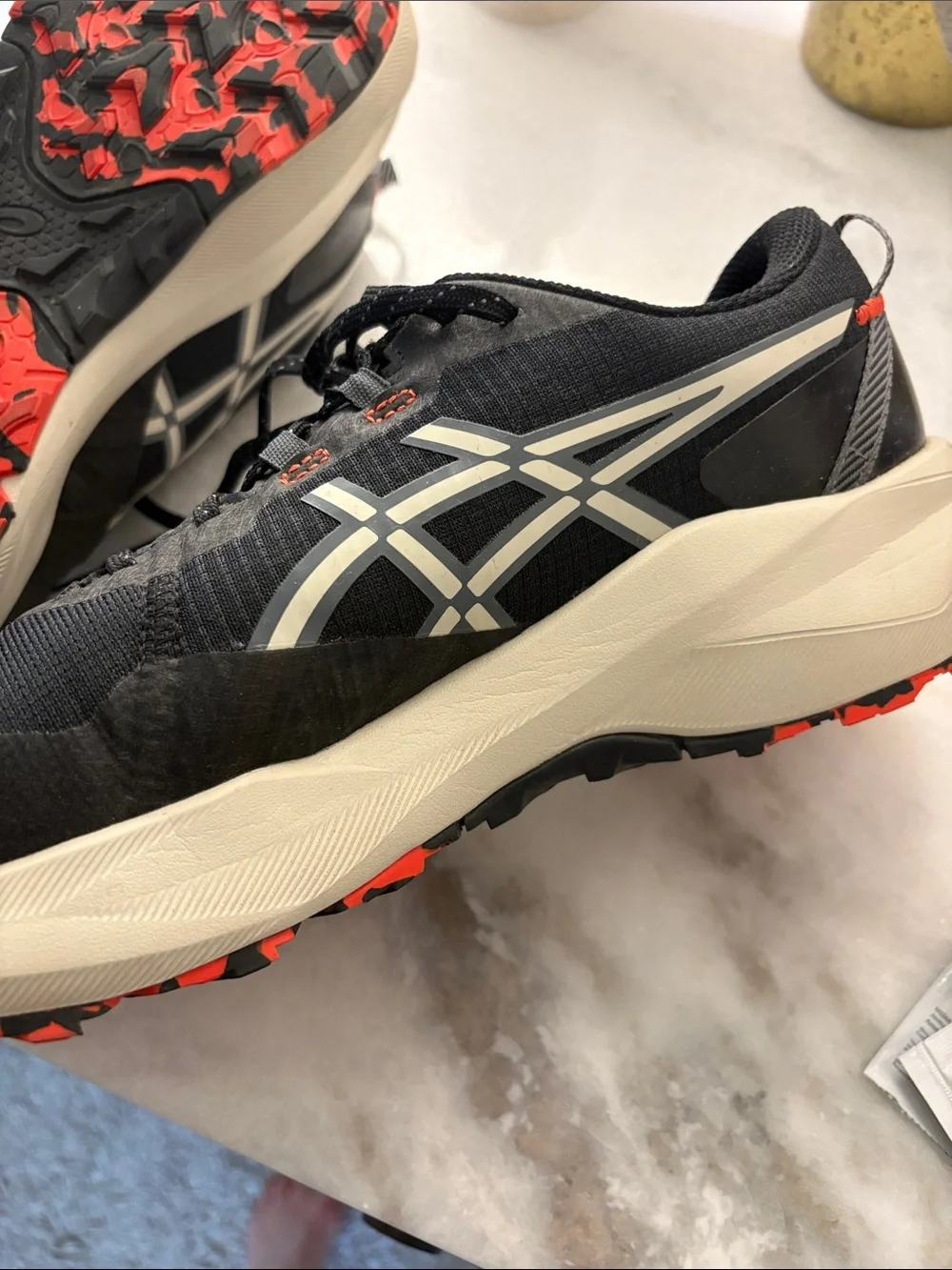 ASICS Men's Black Running Shoes gel-venture 11 size 10.5